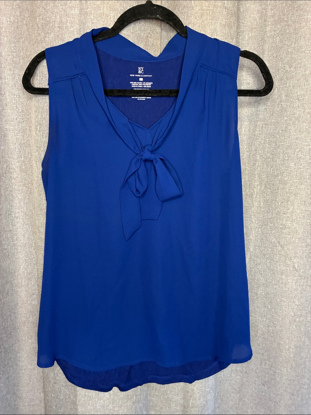 Like New New York & Company Royal Blue Tie-Neck Sleeveless Camisole size small